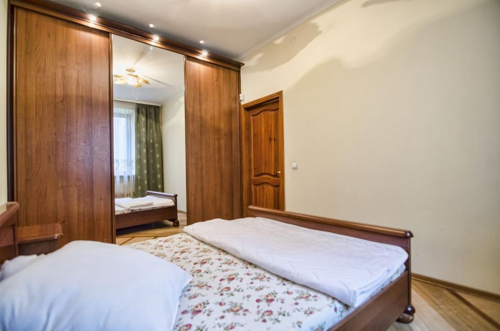 Apartment Hnatuka Center Lviv Exterior photo